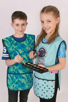 Zástěrka na výtvarnou výchovu pončo Pixel Quest